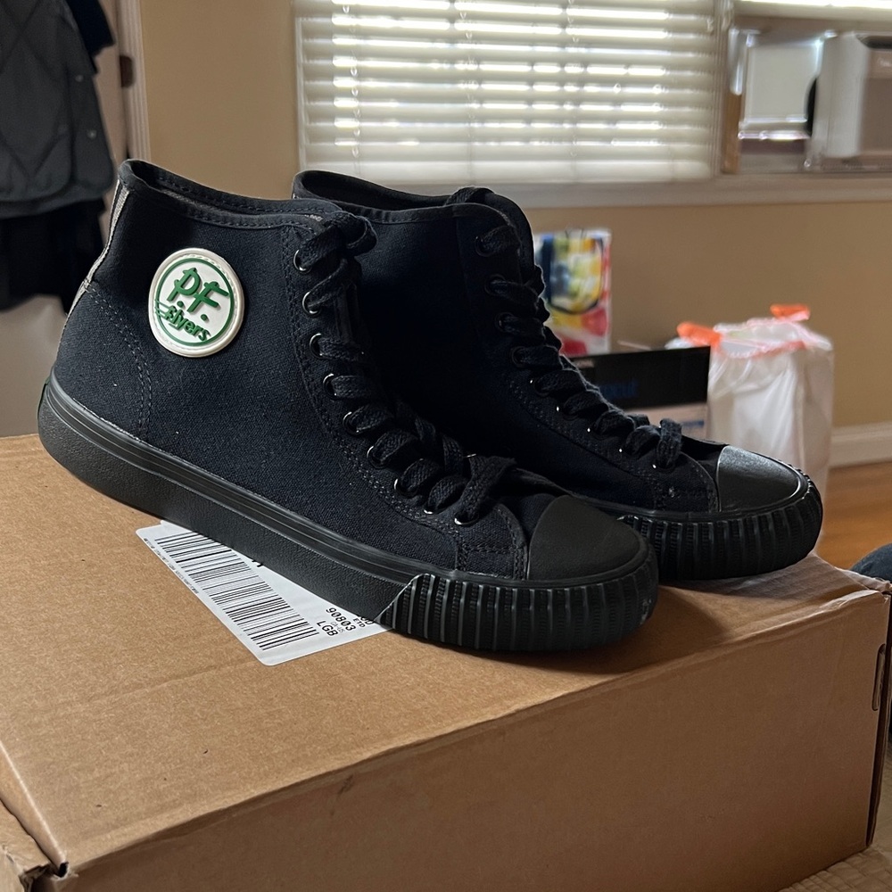 P.F. Flyers unisex Black Canvas Sneakers women’s size 9.5 men’s suze 8.